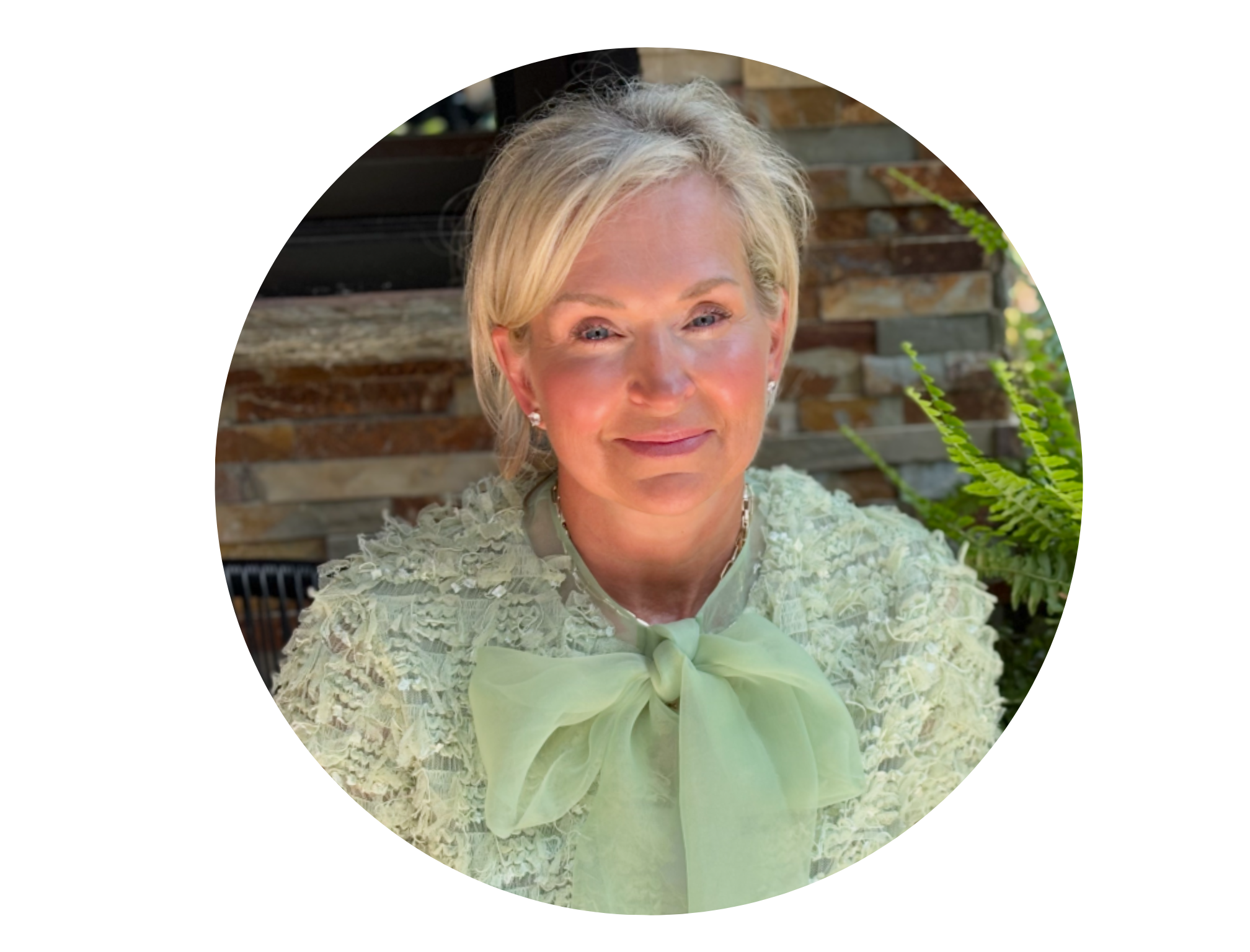 Mimi Moore<span>CEO & Executive Coach</span>